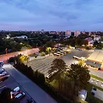 Qbik Artistic Cityscape Apartment